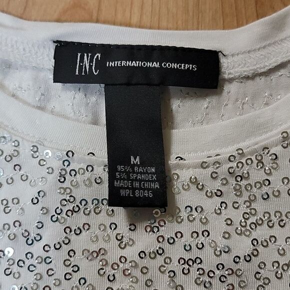 WOMEN'S INTERNATIONAL CONCEPTS INC WHITE SILVER SEQUINS T-SHIRT, SIZE MEDIUM - Picture 2 of 6
